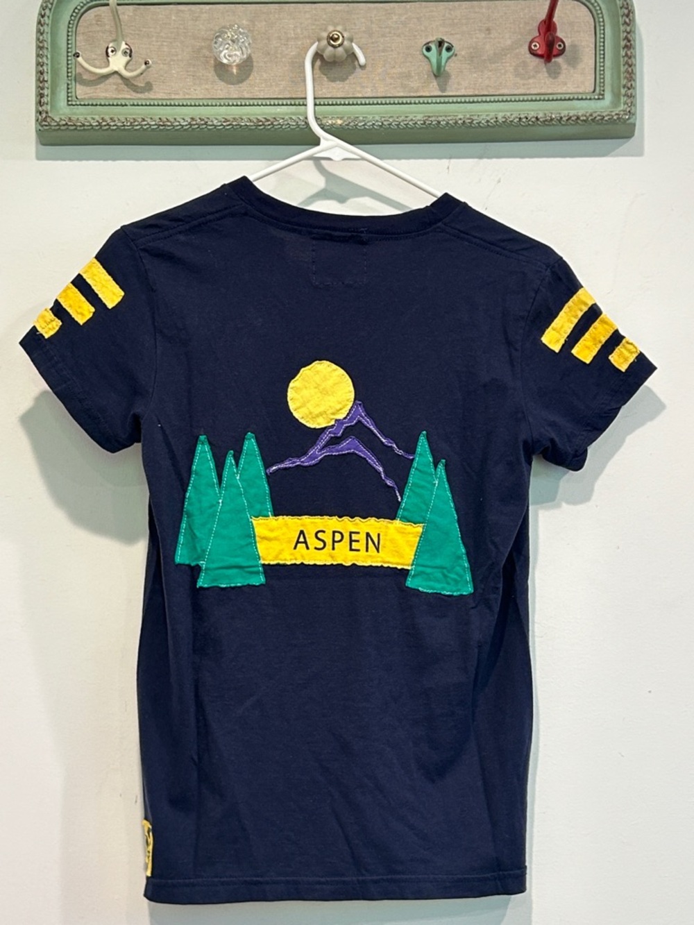 Gotcha Navy Aspen Graphic Tee with Yellow & Green Accents mountain small women’s